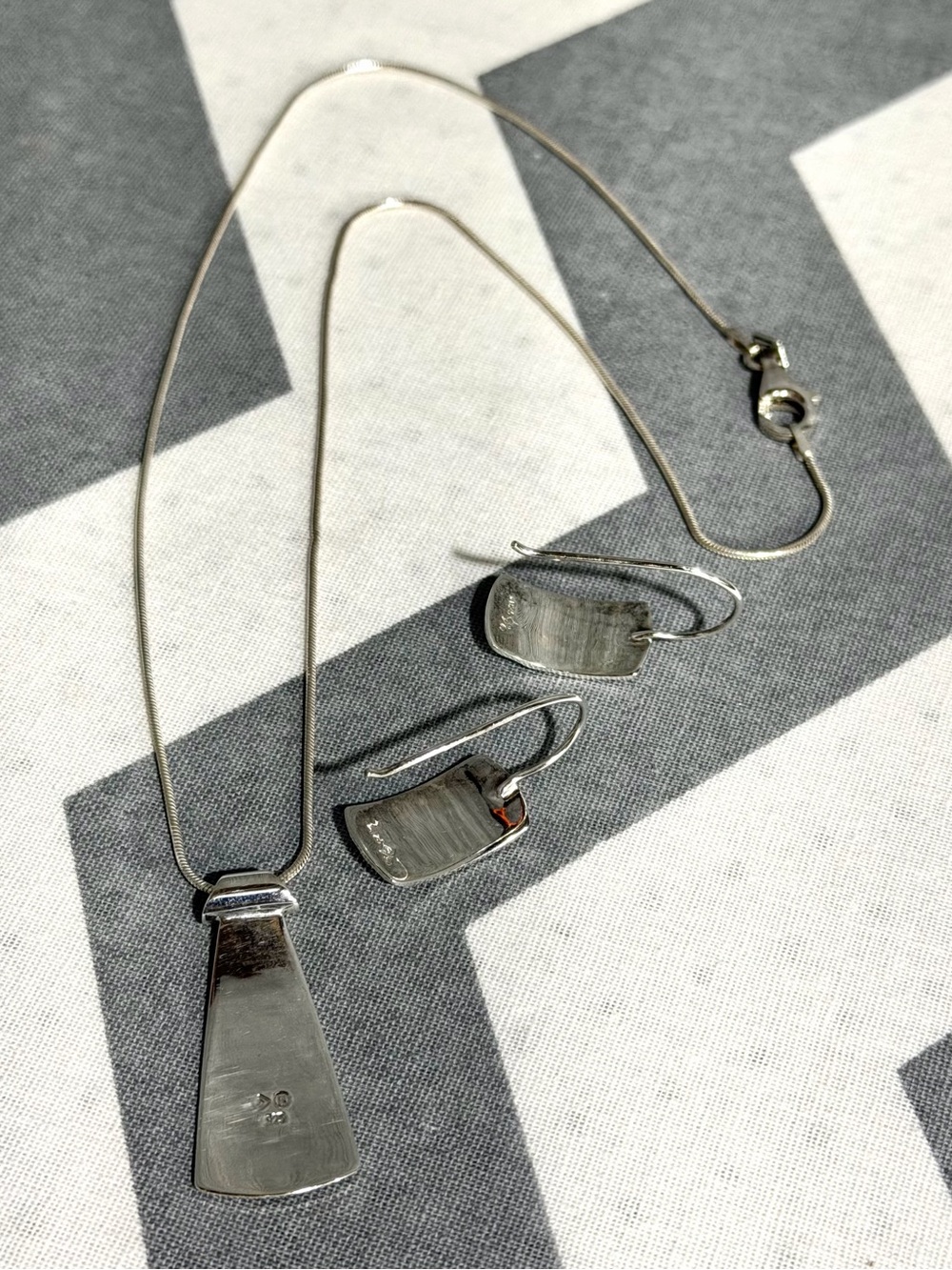 Silpada Hammered Silver Pendant Necklace and Earrings Set - Picture 10 of 14